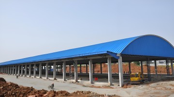 拱形波紋鋼屋蓋:多領域應用的建筑解決方案